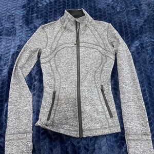 LULULEMON DEFINE JACKET SIZE 2